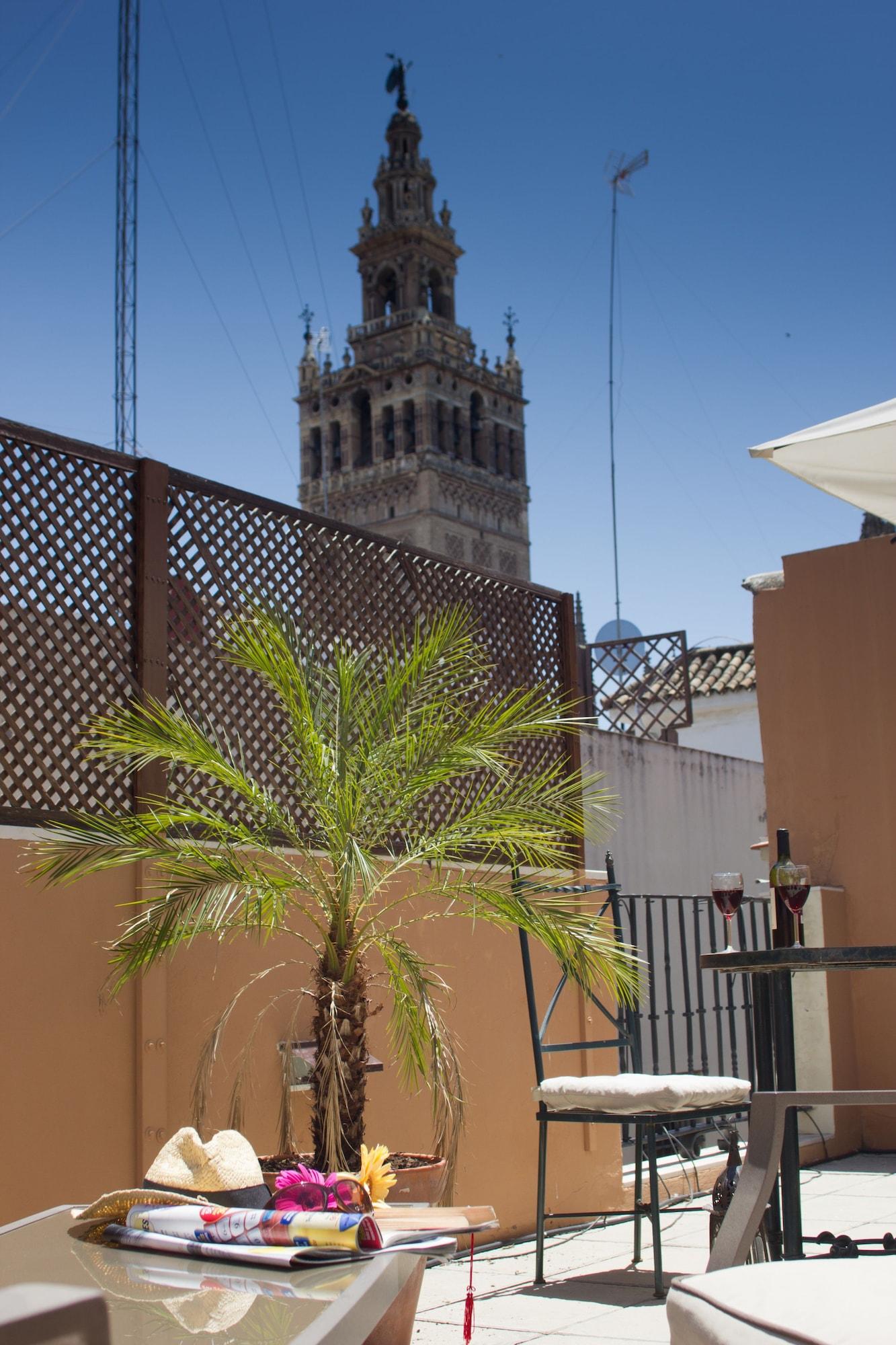 Life Apartments Giralda Suites Seville Ngoại thất bức ảnh